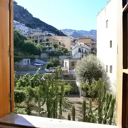 Salvone'S House B&B Giardini Naxos Esterno foto